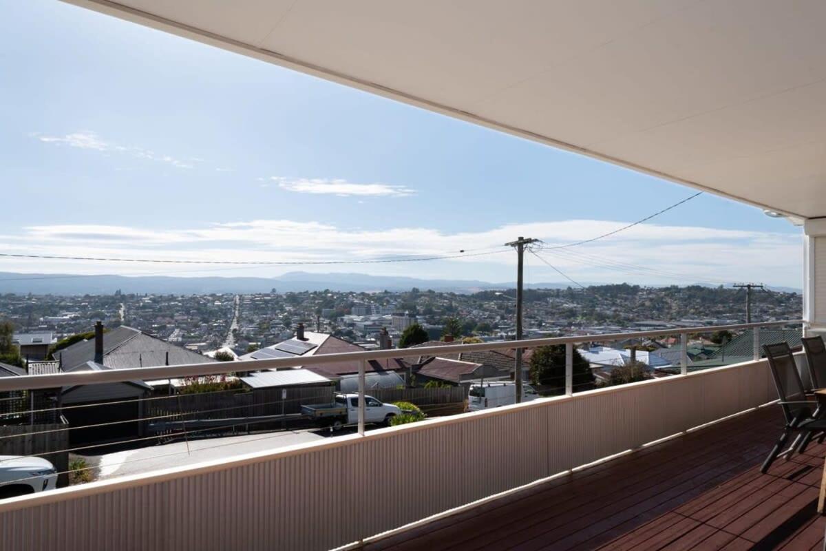 The Captain - Views Over The City Launceston Bagian luar foto